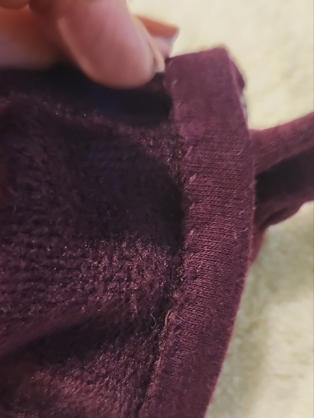 Source Unknown Burgundy Gloves with Houndstooth Cuff and Gold Accent - Picture 11 of 11